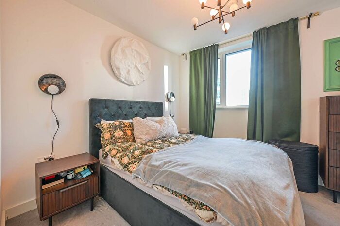 1 Bedroom Flat To Rent In Wayfare House, Poplar, London, E14