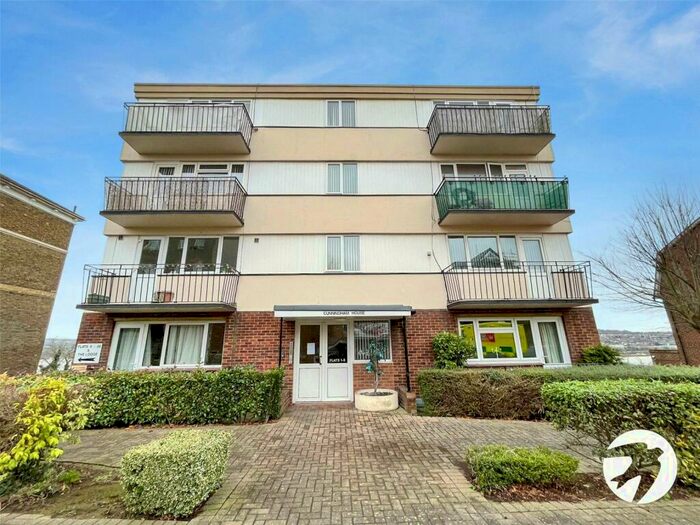 2 Bedroom Flat To Rent In St. Margarets Street, Rochester, Kent, ME1