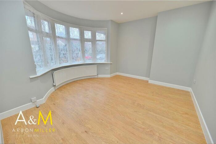 3 Bedroom Detached Bungalow To Rent In Dymchurch Close, Clayhall, IG5