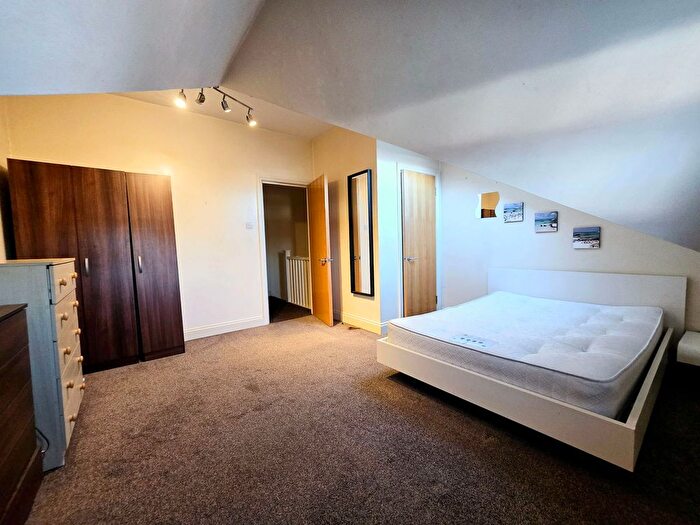 4 Bedroom Terraced House To Rent In Moffat Road, London, SW17