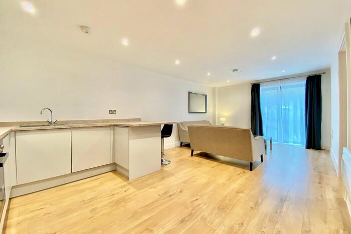 1 Bedroom Apartment To Rent In Leyland House, Leeds, LS9