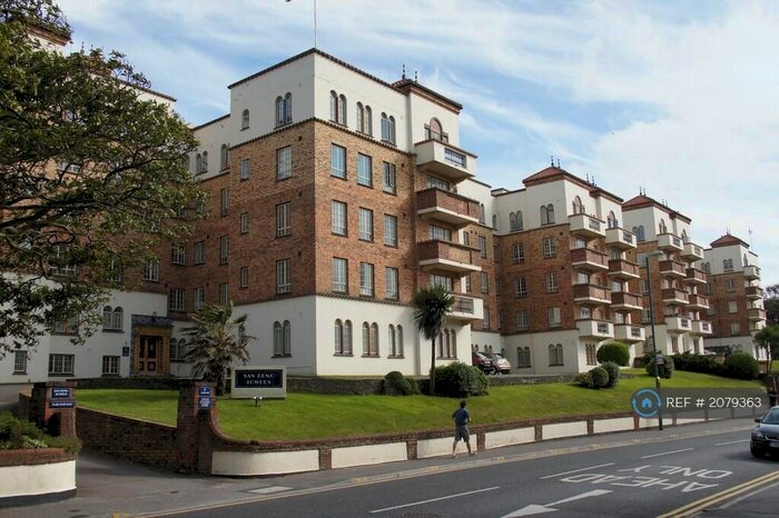 2 Bedroom Flat To Rent In San Remo Towers, Bournemouth, BH5