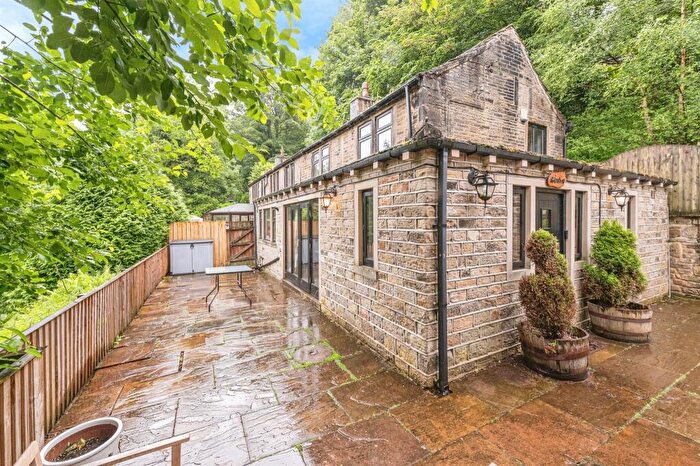 3 Bedroom Semi-Detached House For Sale In Hey Bottom, New Mill, Holmfirth, HD9
