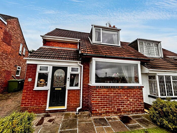 3 Bedroom Semi Detached House For Sale In Spinneyside Gardens, Dunston, Gateshead, NE11