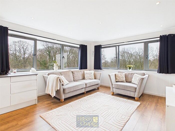 2 Bedroom Apartment For Sale In Hubert Road, Brentwood, Essex, CM14