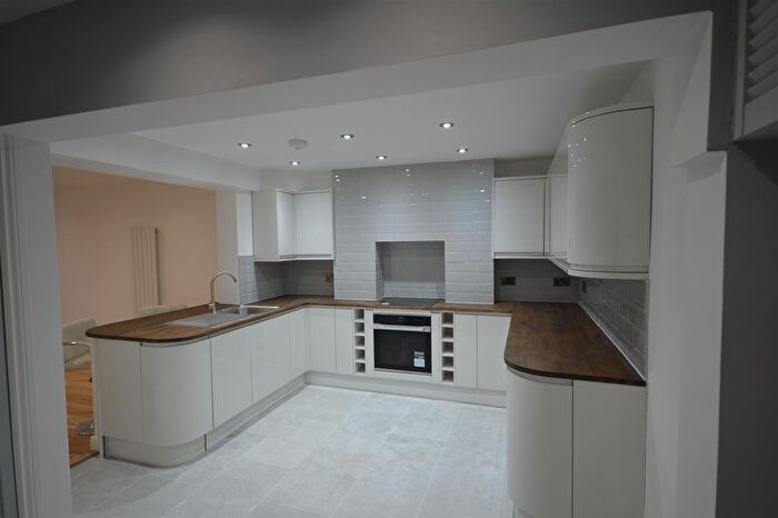 3 Bedroom Semi Detached House To Rent In South Park, Lincoln, LN5