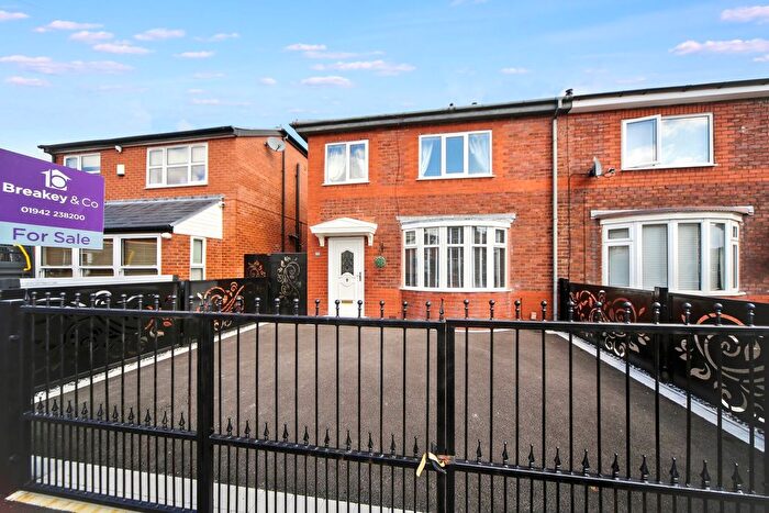 3 Bedroom Semi-Detached House For Sale In Park Road, Orrell, WN5