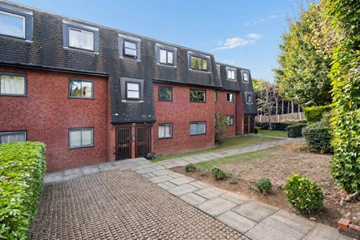 2 Bedroom Apartment To Rent In Daintry Lodge, Watford Road, Northwood, HA6