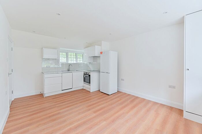 1 Bedroom Flat To Rent In Norbury Avenue, Thornton Heath, CR7