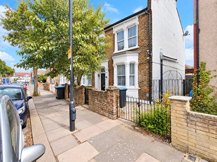 3 Bedroom Property To Rent In Rotherfield Road, Enfield, EN3