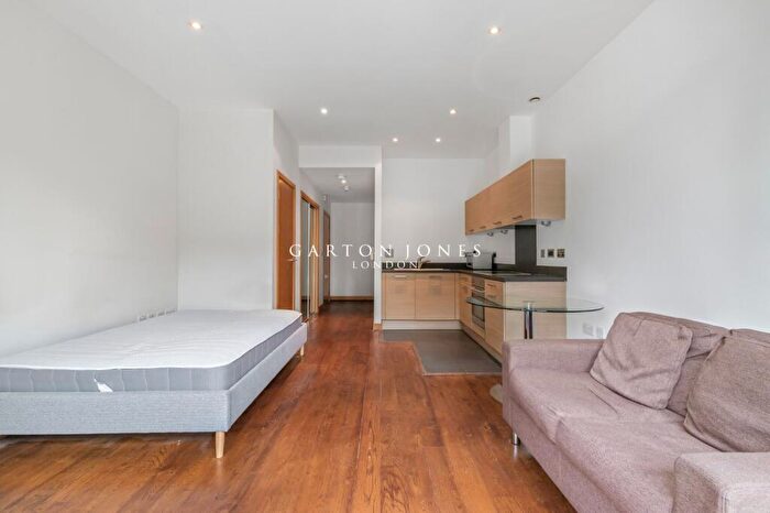 Apartment To Rent In Eustace Building, Queenstown Road, London, SW11