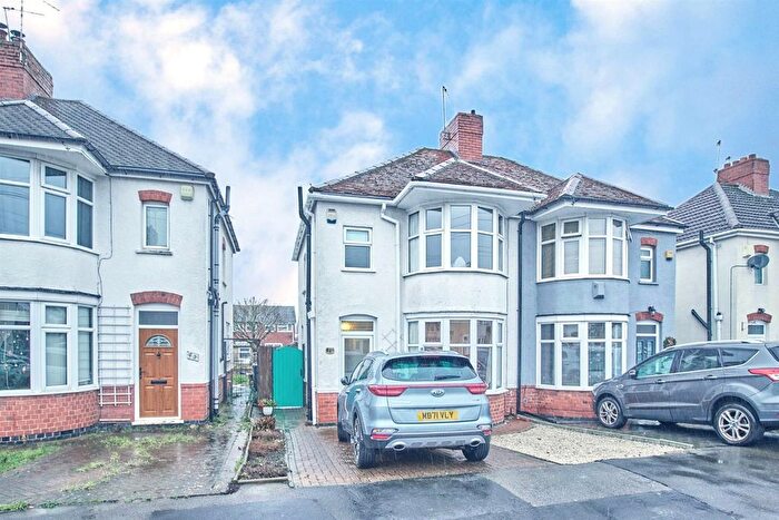 3 Bedroom Semi Detached House For Sale In Eskdale Road, Hinckley, LE10