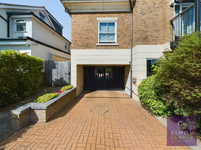 2 Bedroom Apartment To Rent In Holders Hill Road, Mill Hill, NW7
