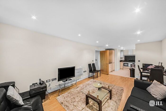 2 Bedroom Flat To Rent In St. George Wharf, London, SW8