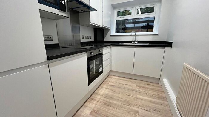 1 Bedroom Flat To Rent In Flat B Woodland Lane, Chapel Allerton, Leeds, LS7