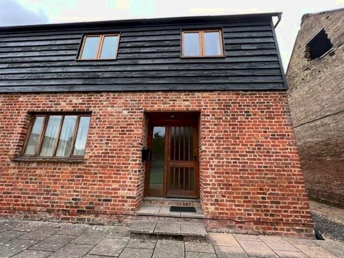 2 Bedroom Detached House To Rent In The Stables, Wadesmill, Ware, SG12