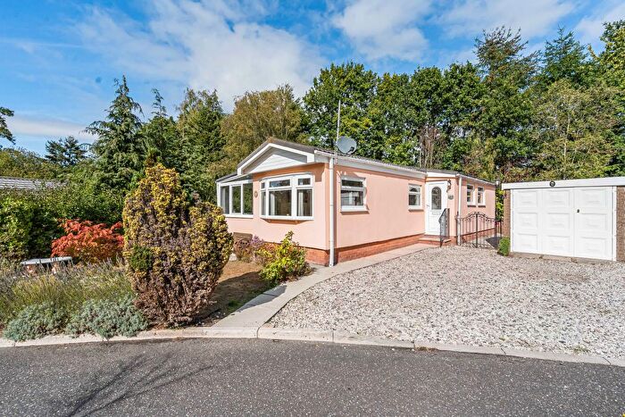 1 Bedroom Park Home For Sale In Five Acres, New Park, Bovey Tracey, TQ13
