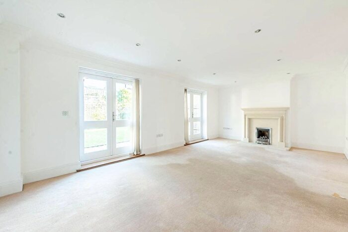 4 Bedroom Property To Rent In King Henry Mews, Harrow On The Hill, Harrow, HA2