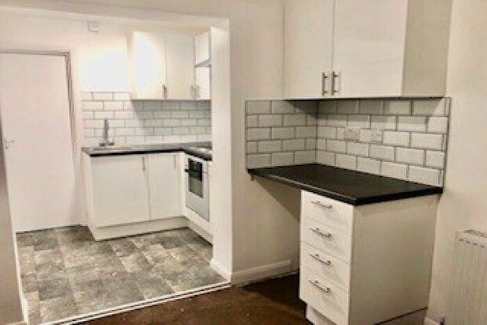 3 Bedroom Terraced House To Rent In Salisbury Road, Chatham, ME4