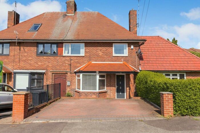 3 Bedroom Property To Rent In Queens Road South, Eastwood, Nottingham, NG16