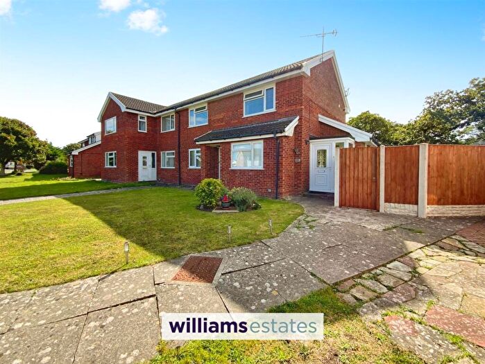 2 Bedroom Maisonette For Sale In Aled Court, Abergele, LL22