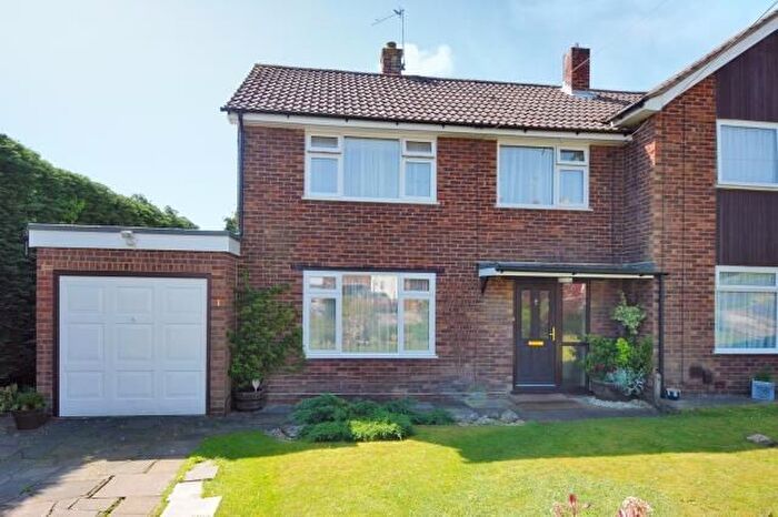 3 Bedroom Semi Detached House To Rent In Greenway, Chesham, HP5