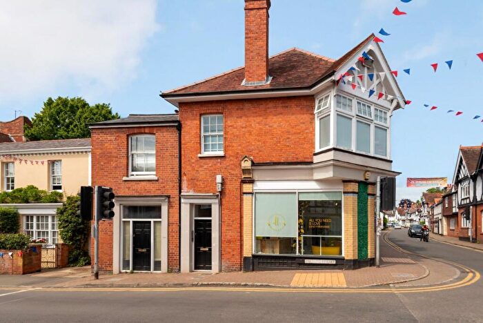 2 Bedroom Apartment For Sale In - High Street, Wargrave, Reading, Berkshire, RG10