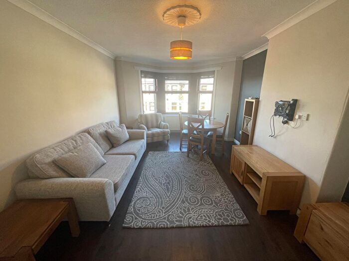 2 Bedroom Flat To Rent In Kenilworth Avenue, Dundee, DD4