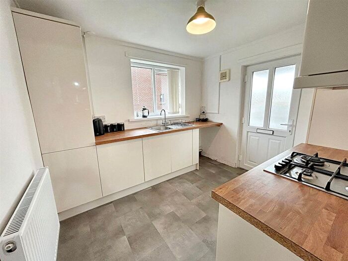 2 Bedroom Flat For Sale In Maes Piode, Llandybie, Ammanford, SA18