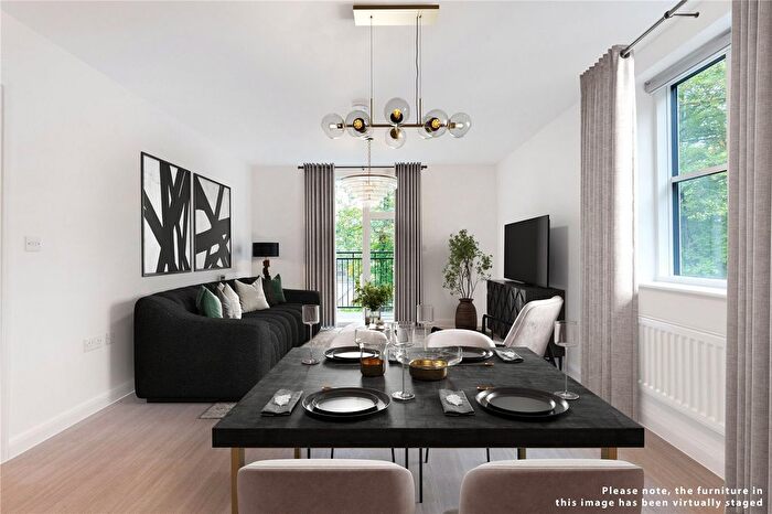 2 Bedroom Flat For Sale In Sunningdale Park, Berkshire, SL5