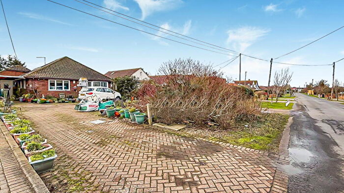 2 Bedroom Detached Bungalow For Sale In Maydowns Road, Chestfield, Whitstable, CT5