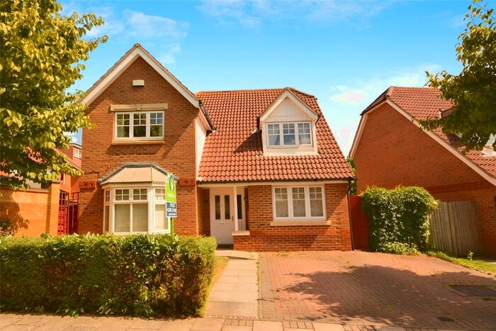 5 Bedroom Detached House To Rent In Greenhaven Drive, London, SE28