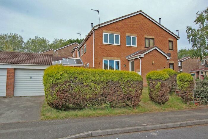 2 Bedroom Town House To Rent In Gunn Close, Bulwell, Nottingham, NG6