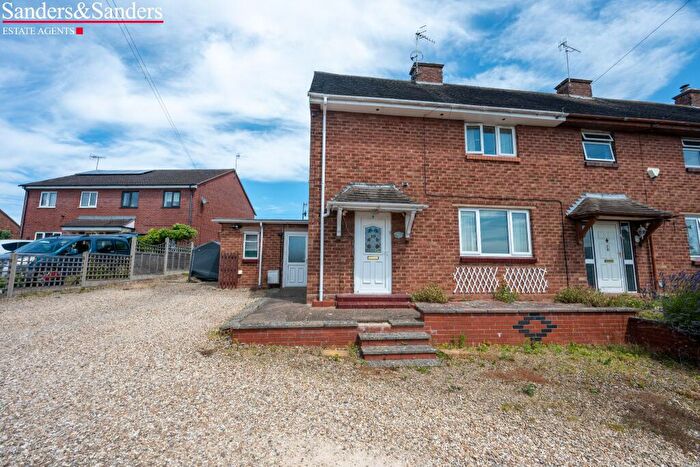 3 Bedroom End Of Terrace House For Sale In Crompton Avenue, Alcester, B50