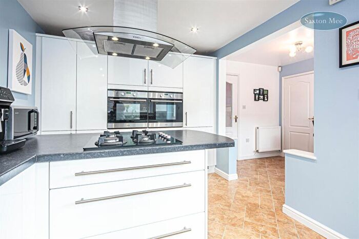 4 Bedroom Detached House For Sale In Thorncliffe View, Chapeltown, Sheffield, S35