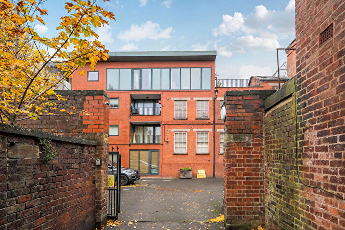 2 Bedroom Flat For Sale In Priory Street, Dudley, DY1