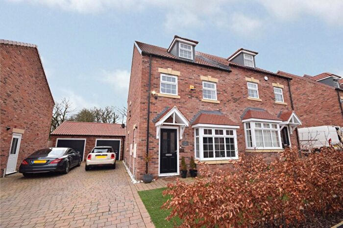 3 Bedroom Semi-Detached House To Rent In Woodlands Grove, Adel, Leeds, LS16
