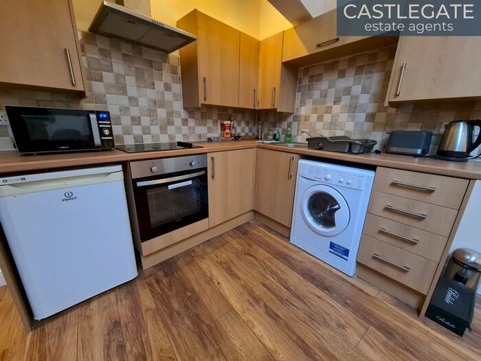 1 Bedroom Flat To Rent In Westgate, Huddersfield, HD1