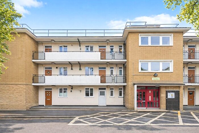 2 Bedroom Flat For Sale In Weir House, Weir Road, Lambeth, SW12