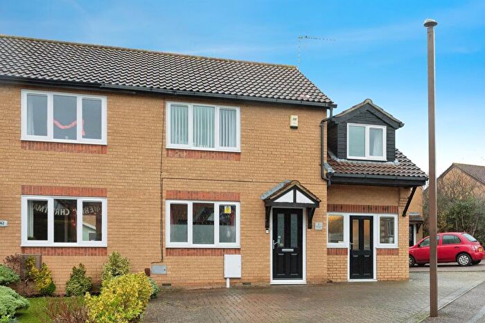 3 Bedroom Semi Detached House For Sale In Bantock Close, Browns Wood, Milton Keynes, MK7