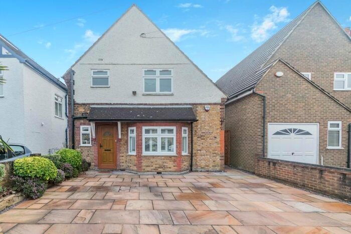 4 Bedroom Detached House To Rent In Northwood Road, Harefield, UB9