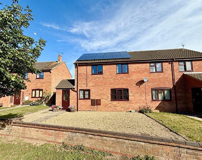 3 Bedroom Semi-detached House For Sale In High Street, Stalham, NR12