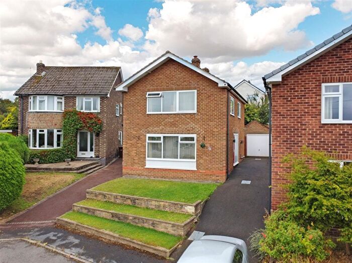 3 Bedroom Detached House For Sale In Weaverthorpe Road, Woodthorpe, Nottingham, NG5