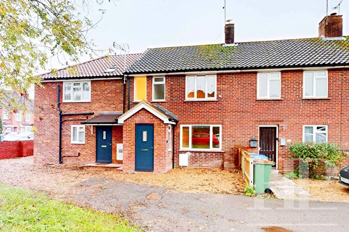 2 Bedroom Terraced House To Rent In Crawley Road, Horsham, RH12