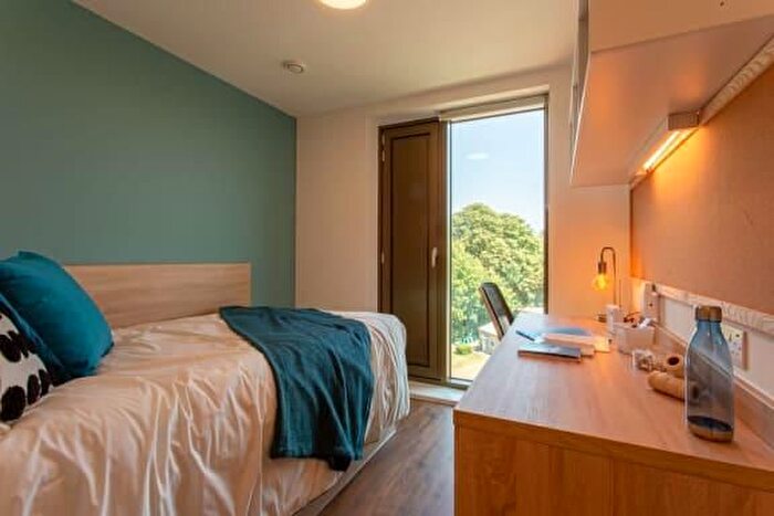 1 Bedroom Flat To Rent In Walnut Tree Close, Guildford, GU1