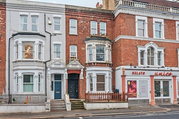 2 Bedroom Flat To Rent In Fulham Palace Road, Fulham, London, SW6