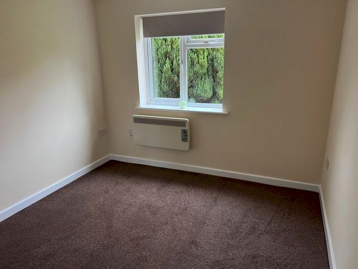 1 Bedroom Flat To Rent In Hook Farm Road, Bridgnorth, WV16