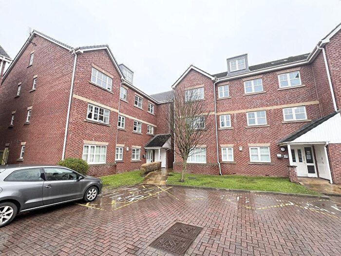 2 Bedroom Flat To Rent In Ellesmere Green, Manchester, M30