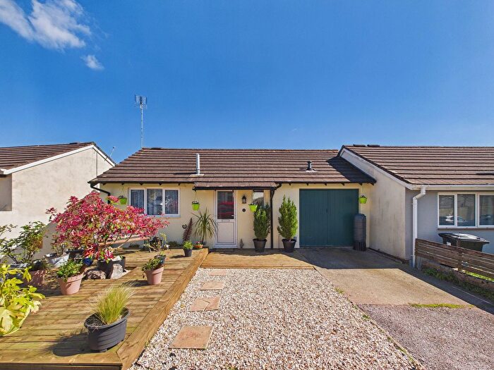 4 Bedroom Semi Detached House For Sale In Chinkwell Rise, Shiphay, Torquay, TQ2