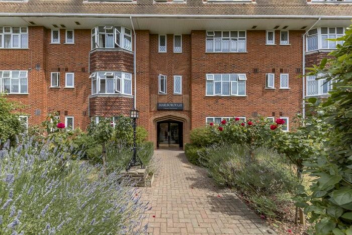 Studio To Rent In Inner Park Road, London, SW19